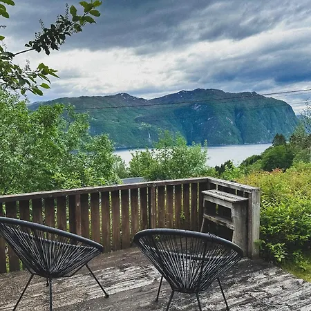 Peaceful Fjord Hideaway Close To Geiranger, Trollstigen And Alesund *