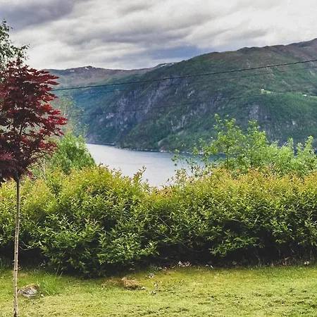 Peaceful Fjord Hideaway Close To Geiranger, Trollstigen And Alesund *